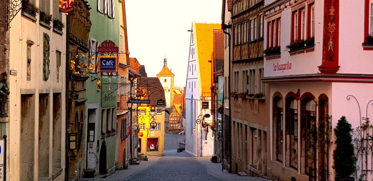 Boutiquehotel Goldene Rose - Self-Check-In Rothenburg ob der Tauber Bagian luar foto