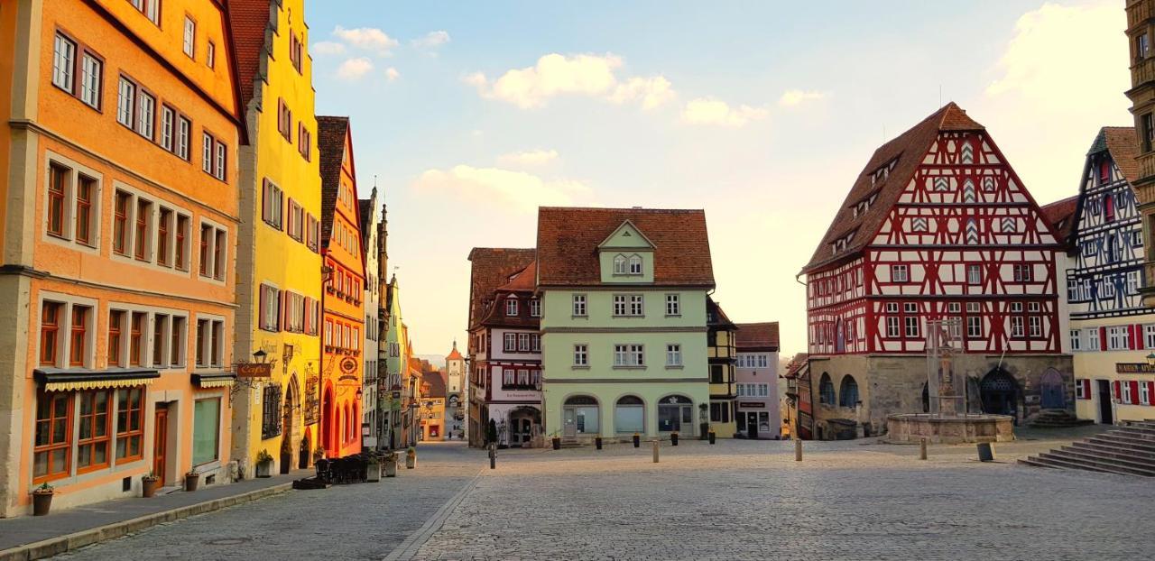 Boutiquehotel Goldene Rose - Self-Check-In Rothenburg ob der Tauber Bagian luar foto